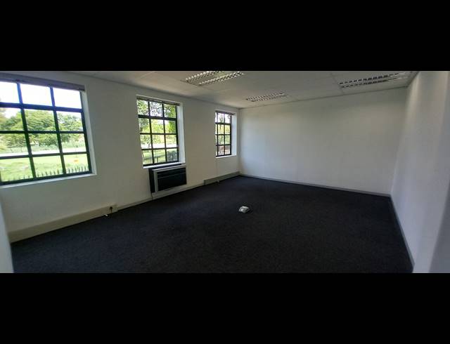 364M² OFFICE TO LET IN LYME PARK